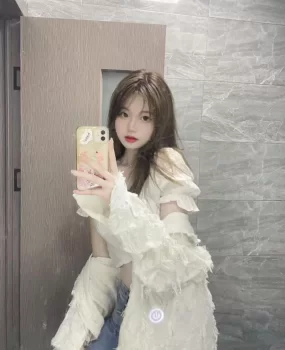 白皙水嫩肌实习小护士骚骚的