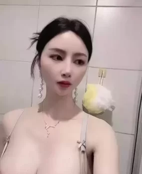 大奶少妇偷偷摸摸兼职