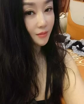 喷水情趣御姐姐