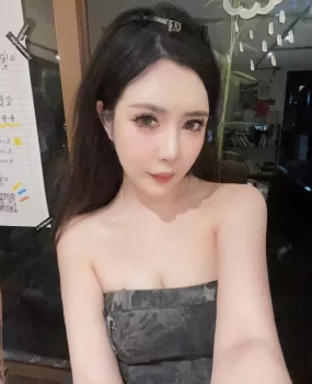 天河美少女小紫