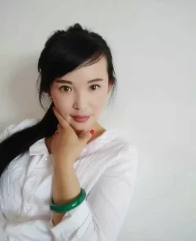 兼职御姐 尤其口活特别舒服，很不错的美女