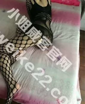 建国门风骚三通熟女，口活一级棒，三个洞插了个遍！