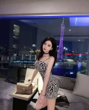 兼职极品，逼嫩水多